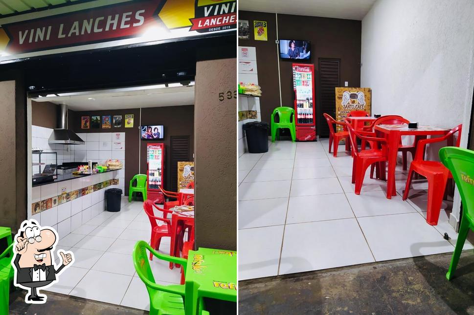 O interior do Vini Lanches