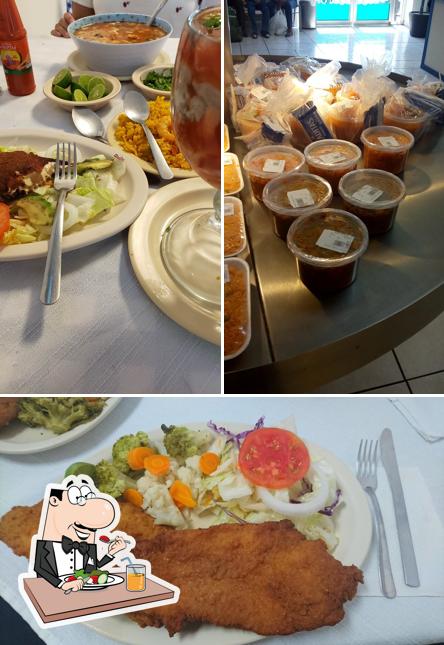 Puerto Anáhuac restaurant, Saltillo, Avenida Universidad 94 - Restaurant  reviews