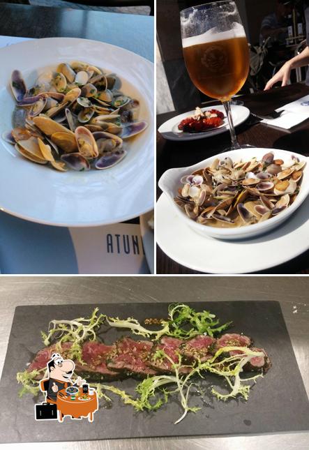 Order seafood at El Pescaito de la bahía de Cádiz Bar de tapas y Restaurante