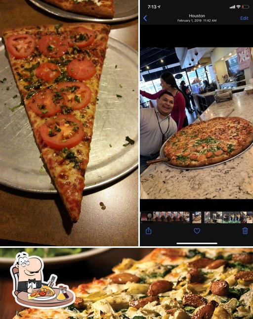 Russo S New York Pizzeria Italian Kitchen Polk St 604 Polk St In   C4d3 Russos New York Pizzeria And Italian Kitchen Downtown Houston Pizza 