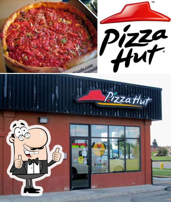 Look at the pic of Pizza Hut