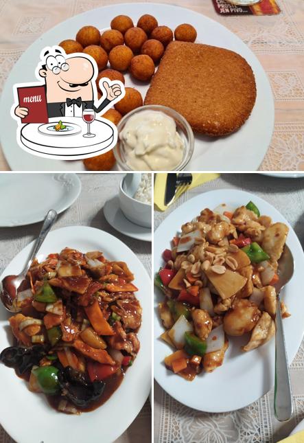 Еда в "Jian Guo 建国际"