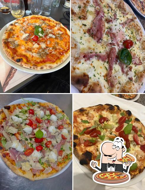 Pick pizza at Ristorante Pizzeria La Passione