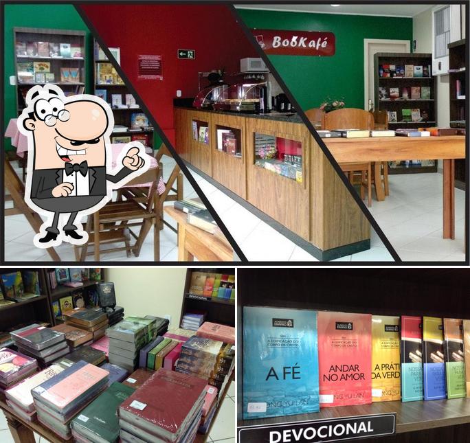 O interior do Bookafe