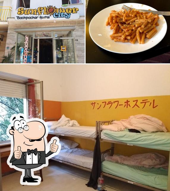 Vedi questa immagine di Sunflower City Backpacker Student Hotel & Bar