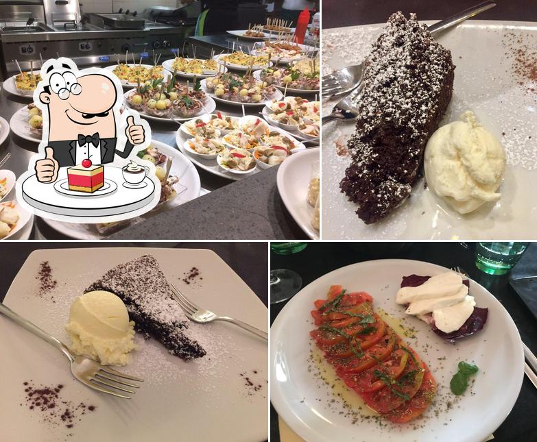 Trattoria dei Mori offers a selection of desserts