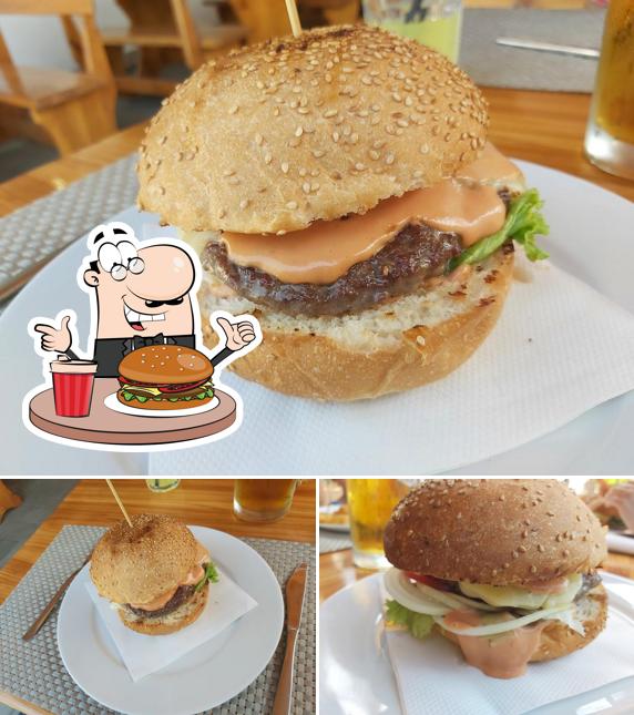 Prova un hamburger a Restaurant VAL