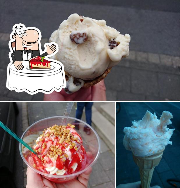 Eiscafé Coldai bietet eine Auswahl von Süßspeisen