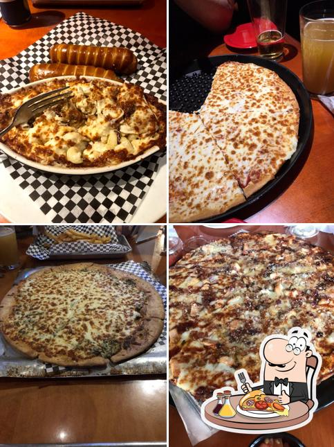 Pick pizza at Hockeytown Cafe