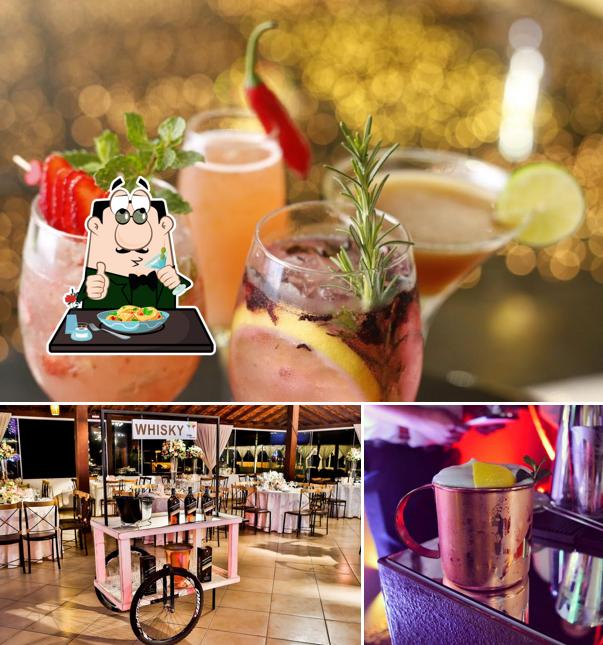 В Strike Bartender - Serviço de Bartender para Festas, Aniversários, Eventos Corporativos e Casamentos - Arujá e grande SP есть еда, внешнее оформление и многое другое