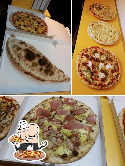 Order pizza at Pizz'Antonio