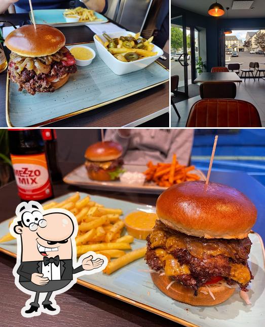 See this picture of the HAKK burgers & co