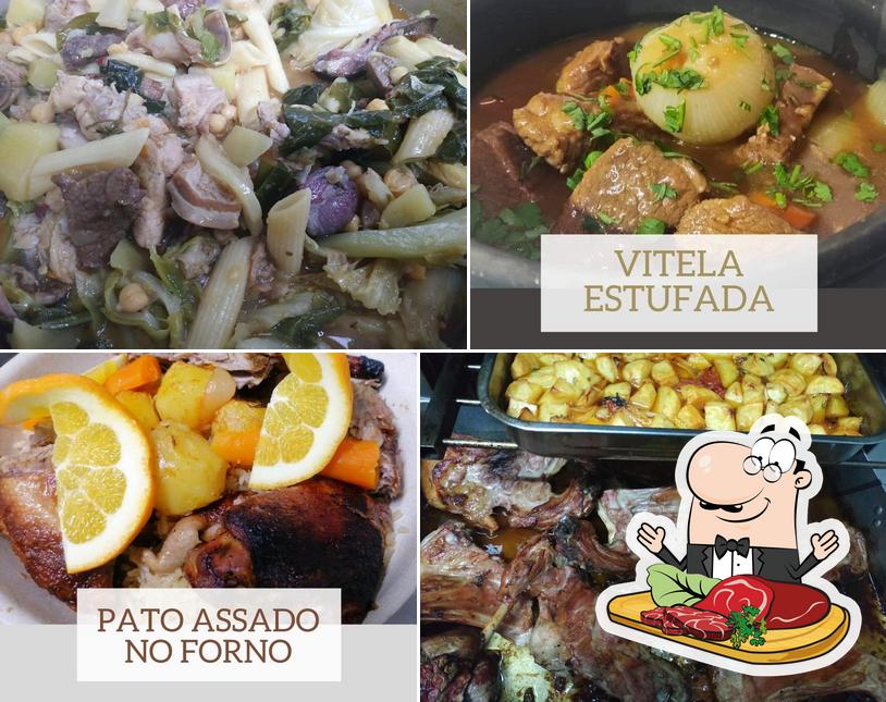 O Cantinho do Tito provides meat dishes
