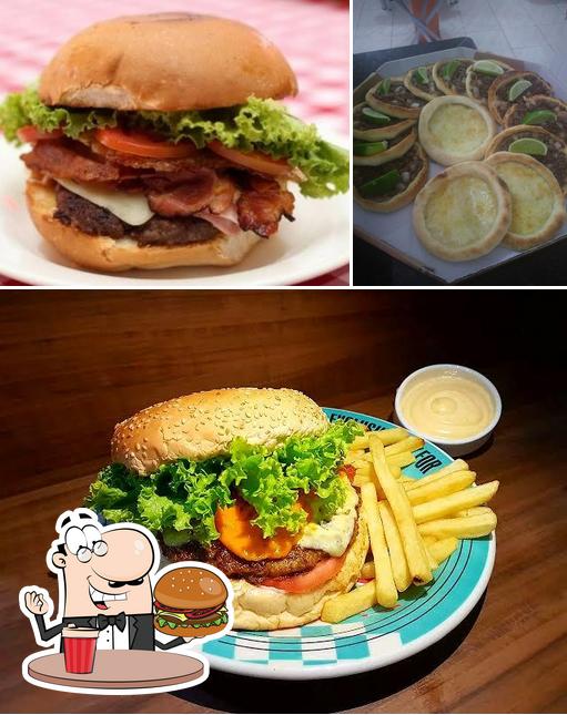 Consiga um hambúrguer no Silva pizzaria e Esfiharia e restaurante e hamburgueria sabor caseiro