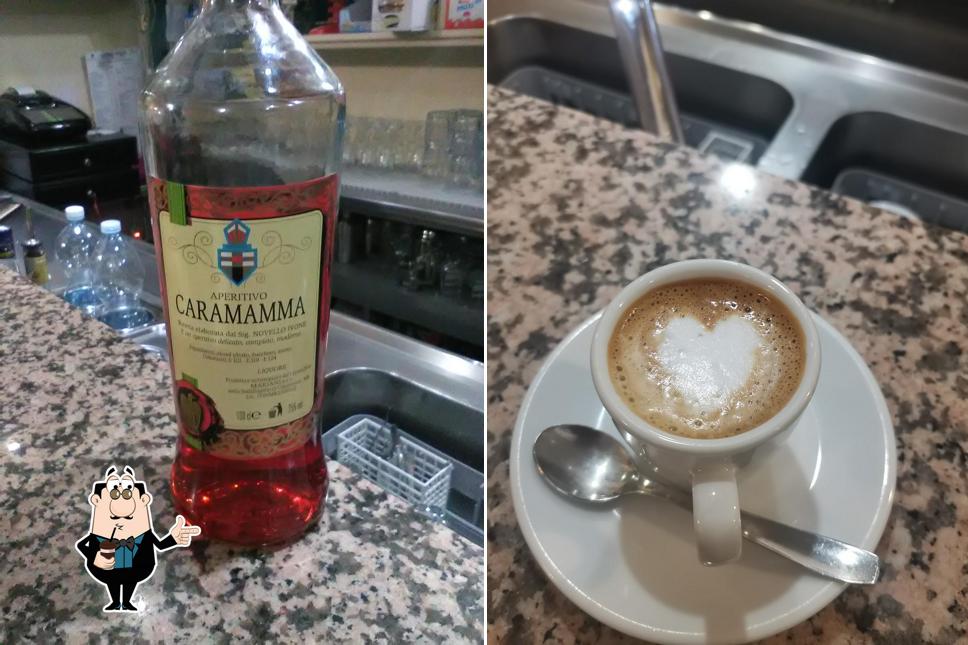 Goditi qualcosa da bere a Bar La Piazzetta