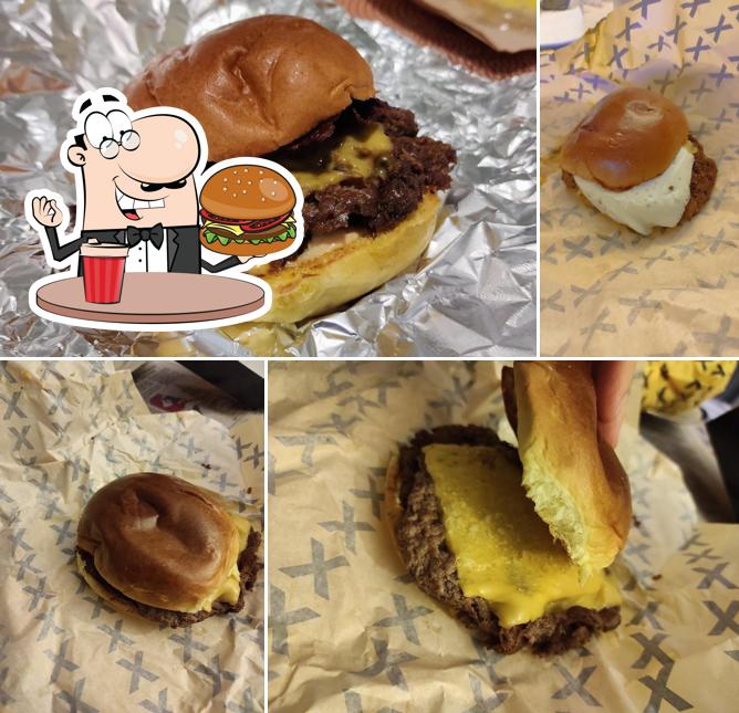 Las hamburguesas de xPecado Smash Burger Jaén las disfrutan distintos paladares