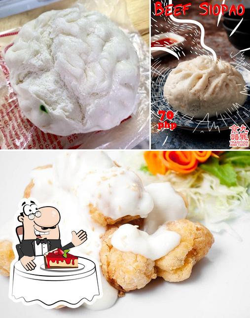 Kowloon House offers a variety of sweet dishes