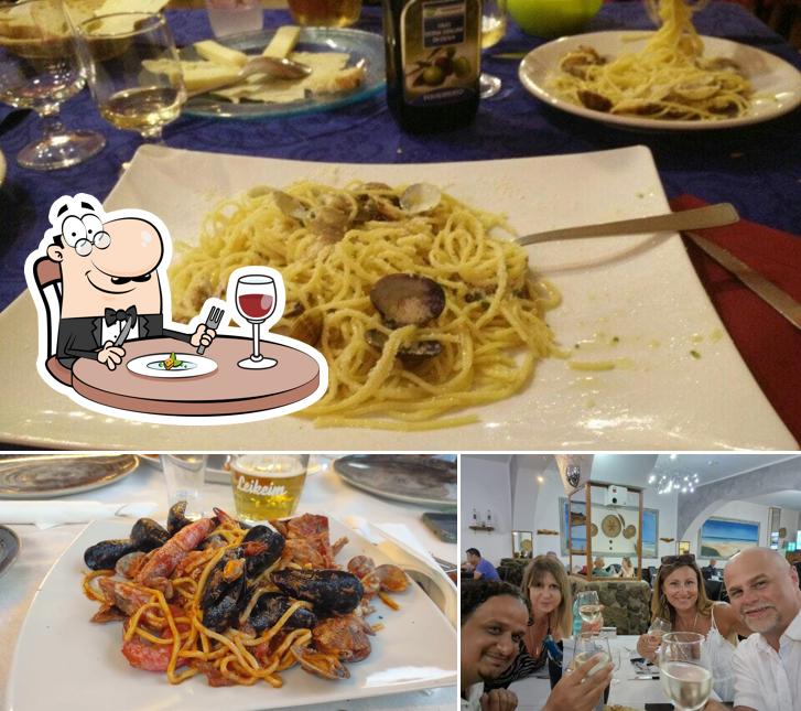 Guarda la foto che mostra la cibo e interni di Ristorante Pizzeria Pazza Idea