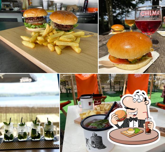 Hamburger im Beach Club - Golden Lakes