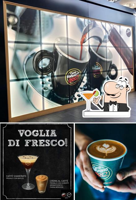 Prenditi un drink dal menu