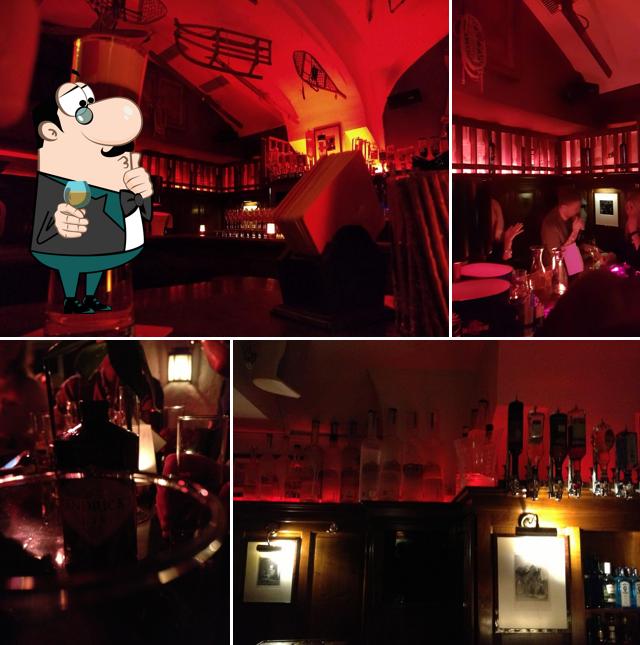 Regarder cette image de FÜNFERL – die BAR in Kitzbühel