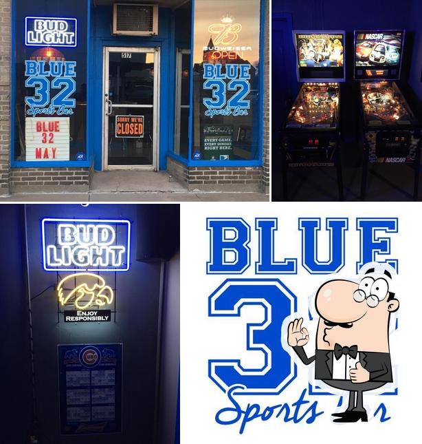 Это снимок паба и бара "Blue 32 Sports Bar"