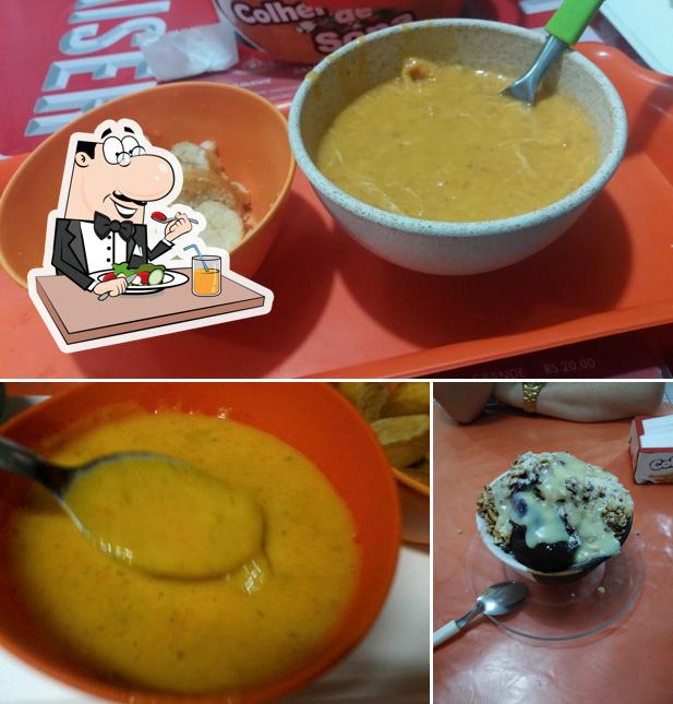 Comida em Colher De Sopa Restaurante