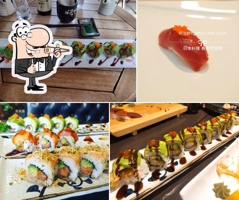 Meiji era sirve rollitos de sushi