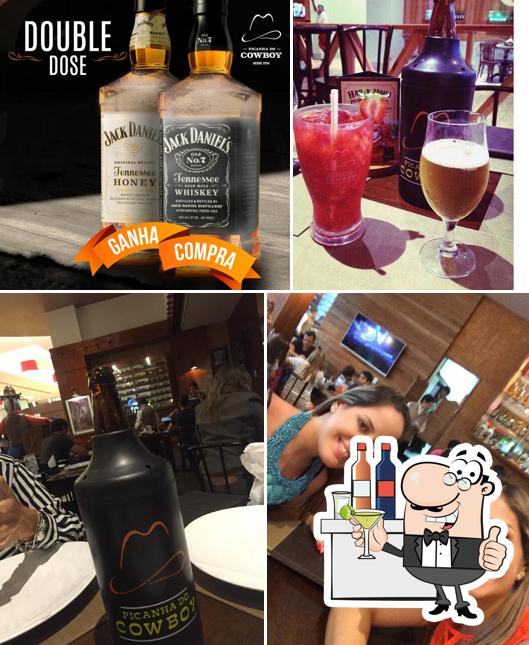 A ilustração do Cowboy Riomar’s balcão de bar e bebida