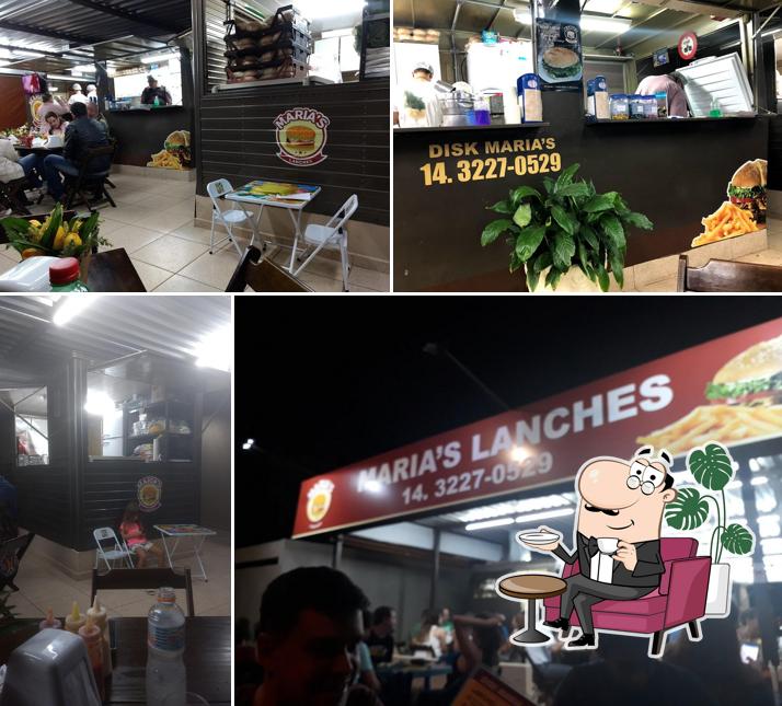 Veja imagens do interior do Maria's Lanches