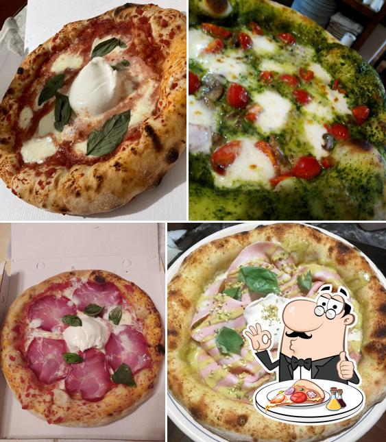 Ordina una pizza a Li Cumpari trattoria pizzeria