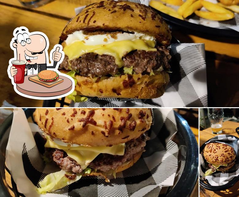 Peça um hambúrguer no Sul Da Ilha Burger