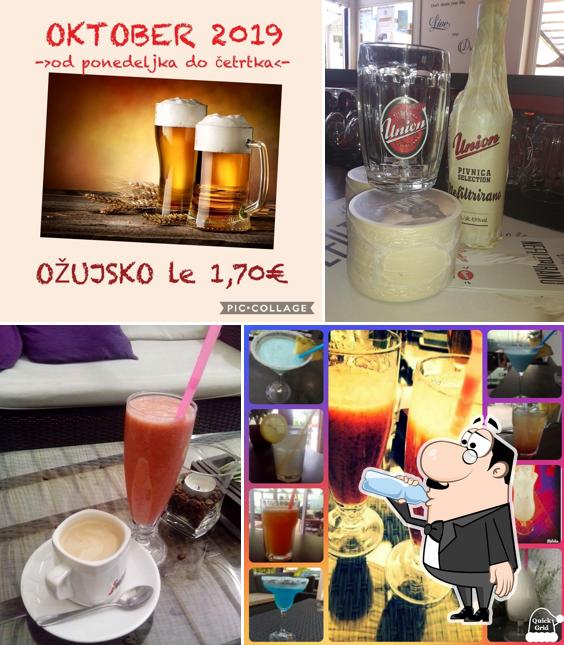 Goditi un drink dal menu