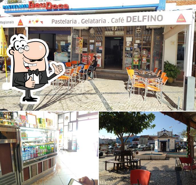 Look at the image of Café Delfino
