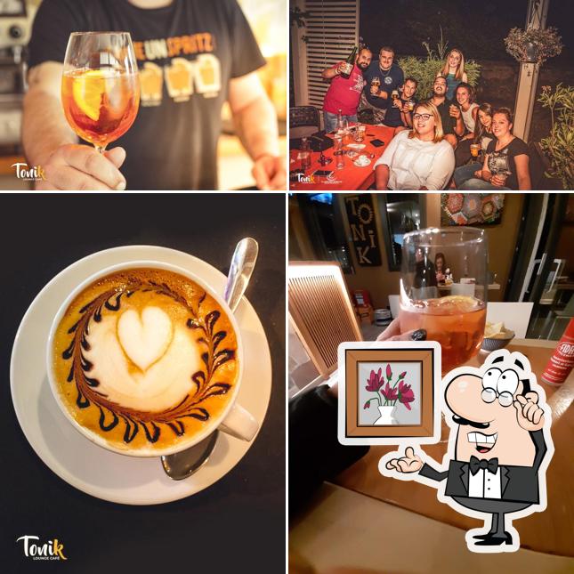 La immagine della interni e bevanda di Tonik - Lounge café