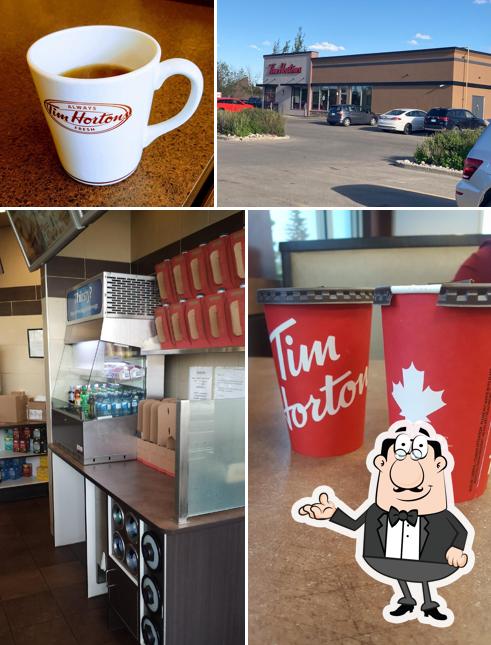 Installez-vous à l'une des tables de Tim Hortons