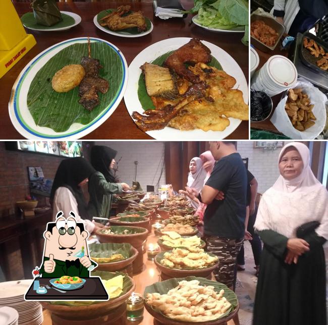 Food at Rumah Makan Khas Sunda Sukahati