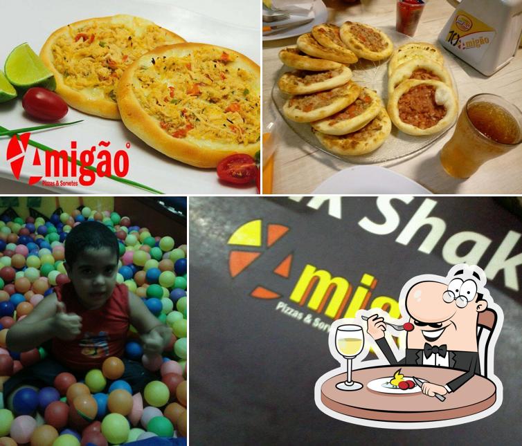 Comida em Pizzaria Amigão Metropole