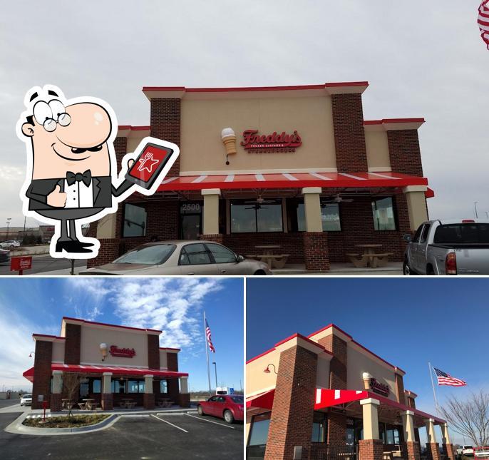 Check out how Freddy's Frozen Custard & Steakburgers looks outside