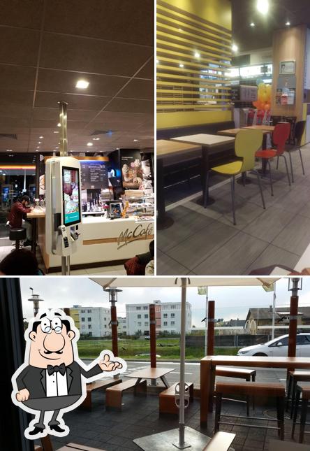 Gli interni di McDonald’s Restaurant