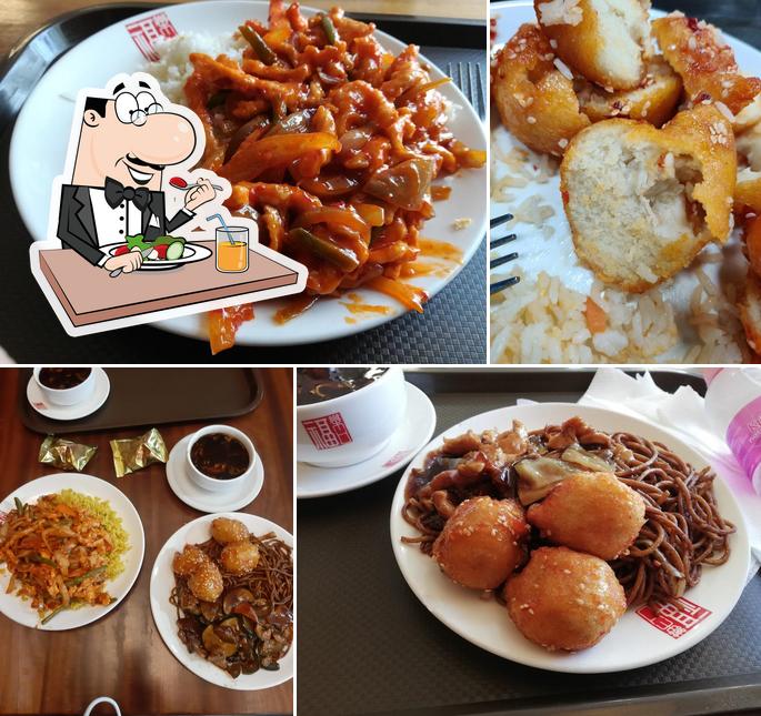 Блюда в "Happy Wok Kínai Büfé"