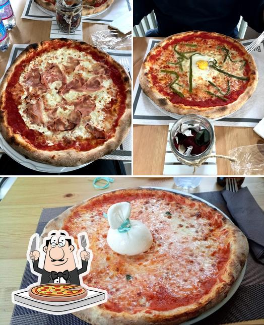 A La Pizzeria della Piazza, puoi provare una bella pizza