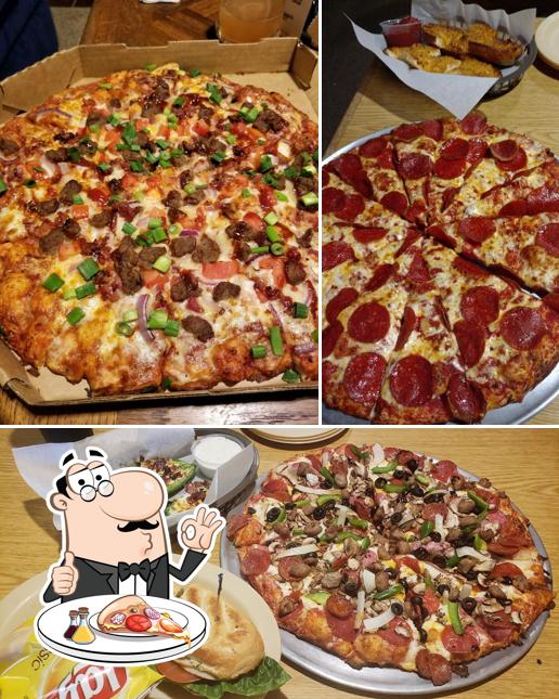 Order pizza at Round Table Pizza