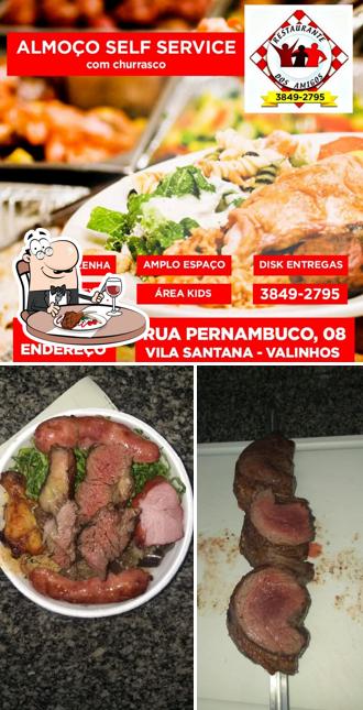 Experimente refeições de carne no Restaurante dos Amigos e Napoleto