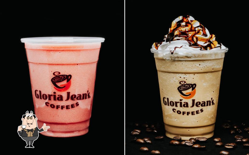 Disfrutra de una bebida en Gloria Jean's Coffees
