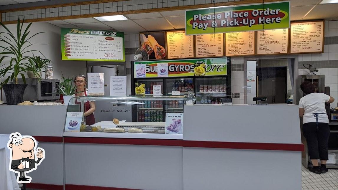 Imagen de Tinas Sub & Gyros Store