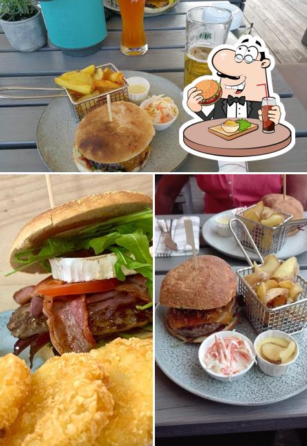 Holt einen Burger bei STRANDLIEBE / Restaurant-Cafe-Bar