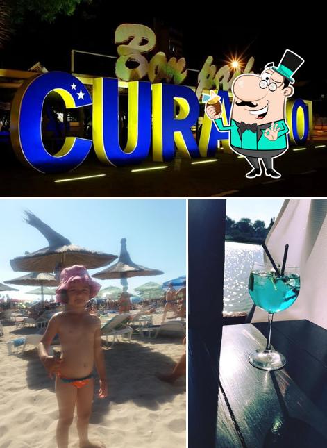 Terasa Curacao serviert Alkohol