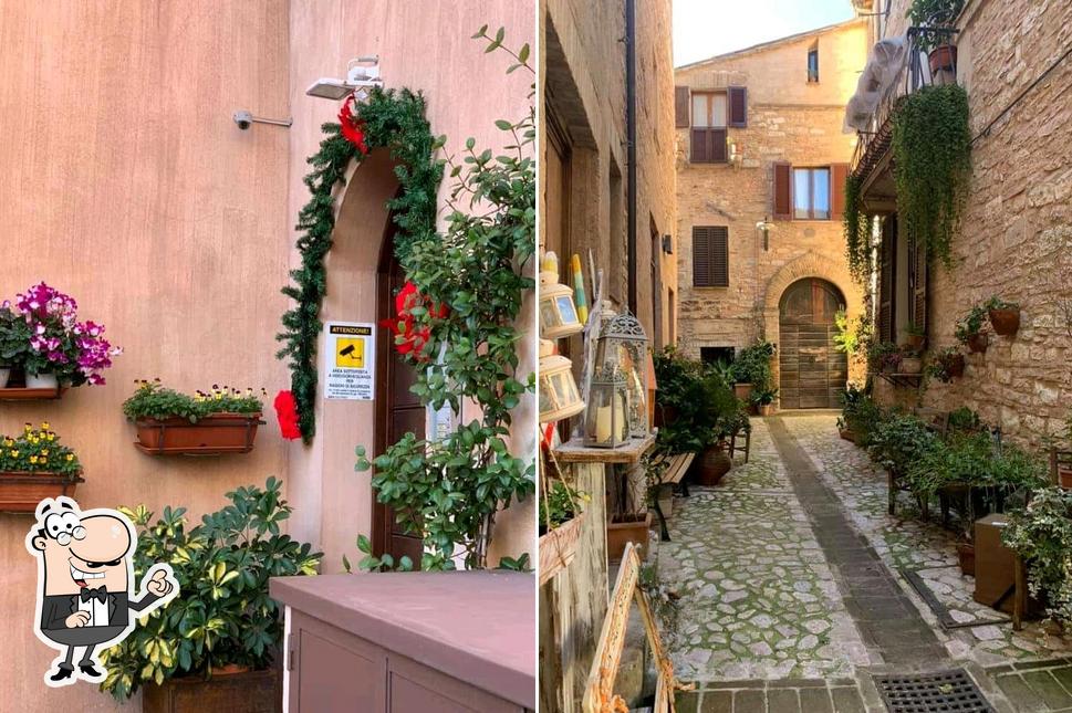 Guarda gli esterni di La Chiesa Tonda