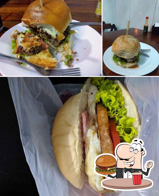 Delicie-se com um hambúrguer no BBQ University Hamburgueria